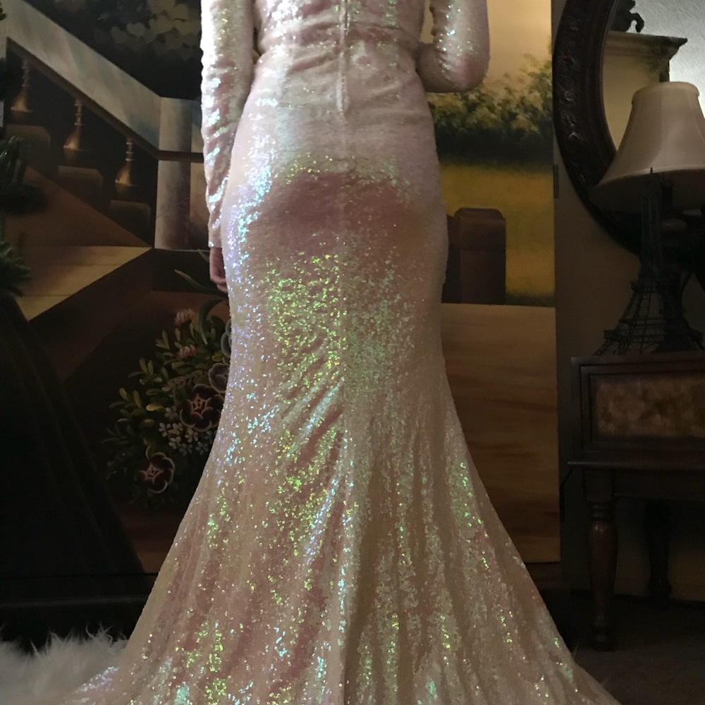 Beauty Full glam mermaid sequin dress by Xtaren - Picture 4 of 9